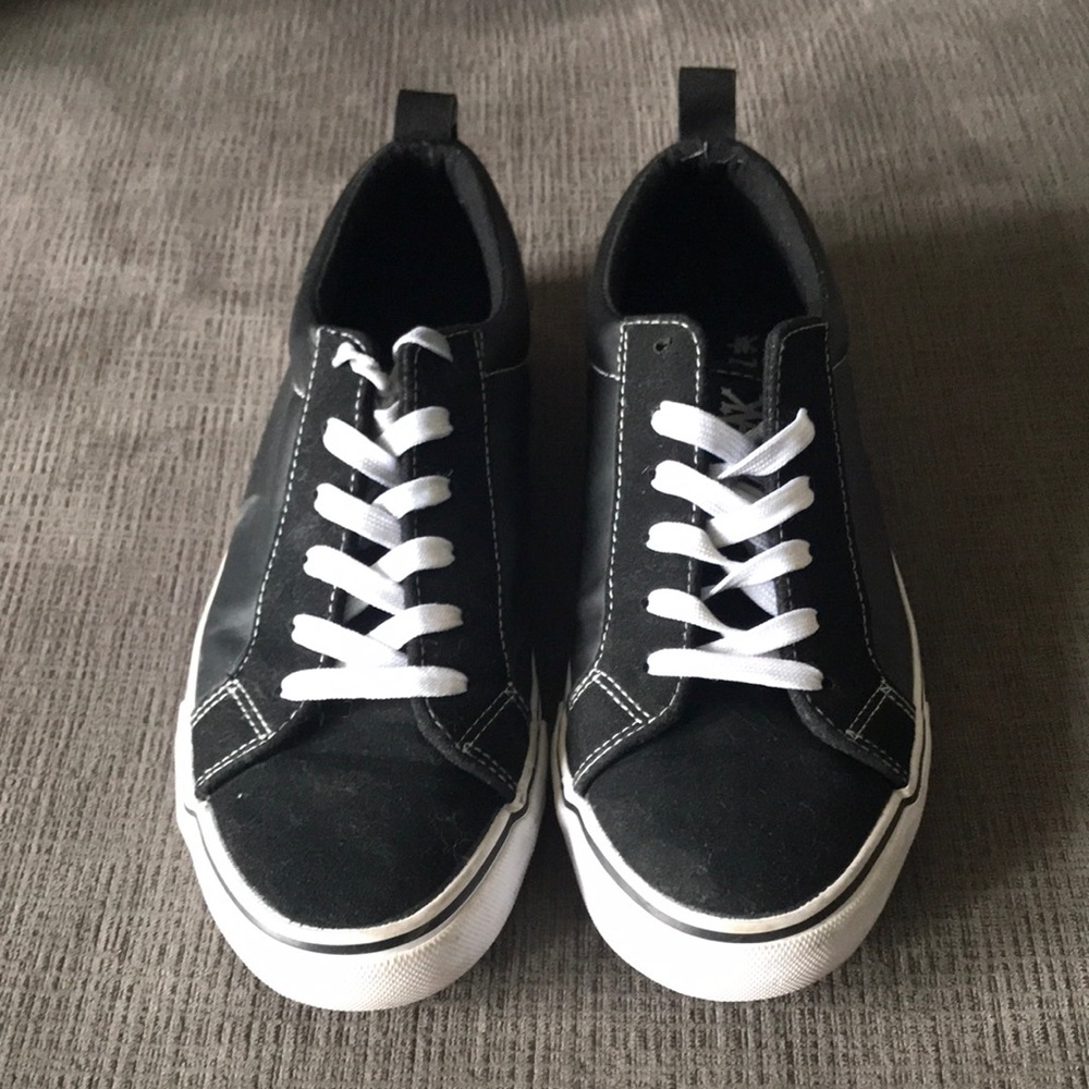 👟 Zoo York Material & Pleather Sneakers ME04